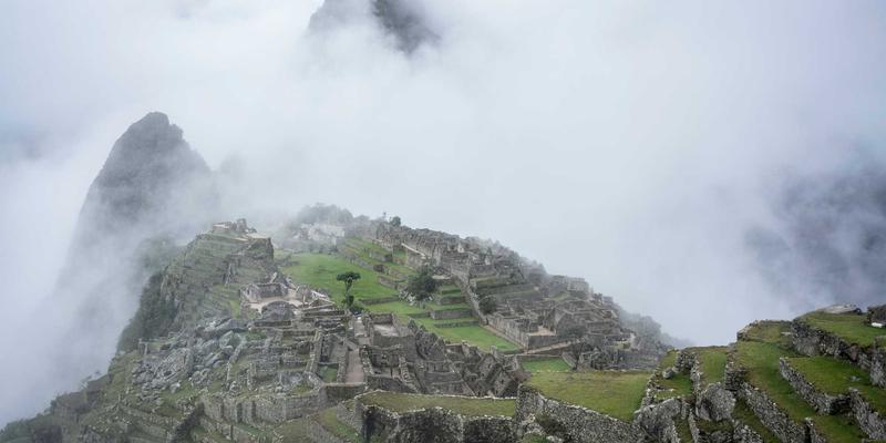 筑牢城市安全防线：济南市公共卫生应急物资智慧储备与调度体系构建中的安全生产、应急预案与安全培训